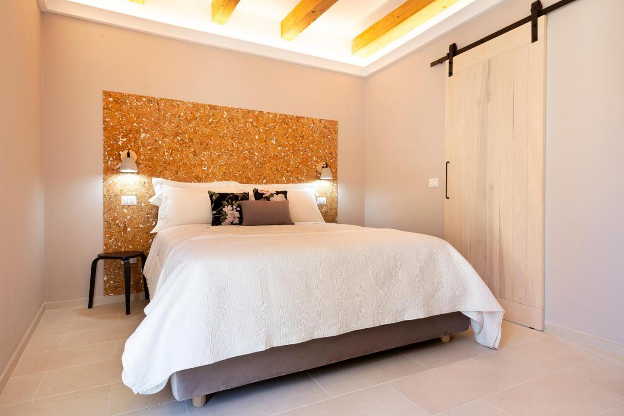 La Via Rooms And Terrace Olbia Exterior foto