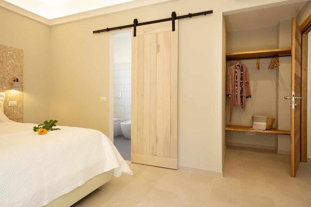 La Via Rooms And Terrace Olbia Exterior foto