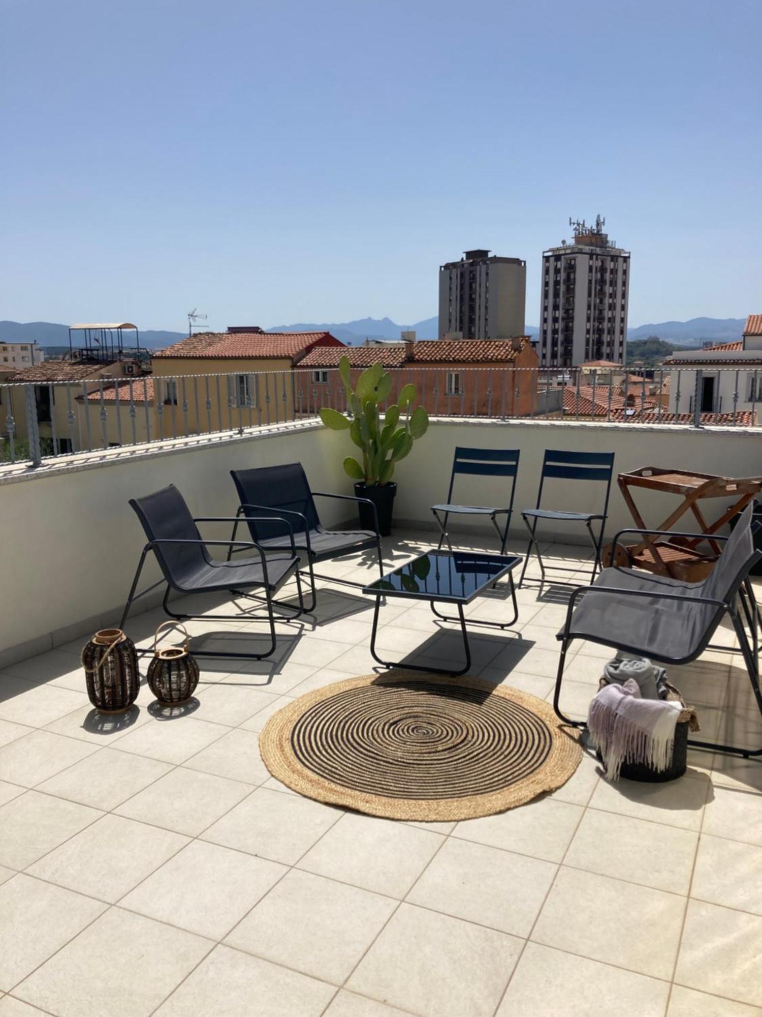 La Via Rooms And Terrace Olbia Exterior foto